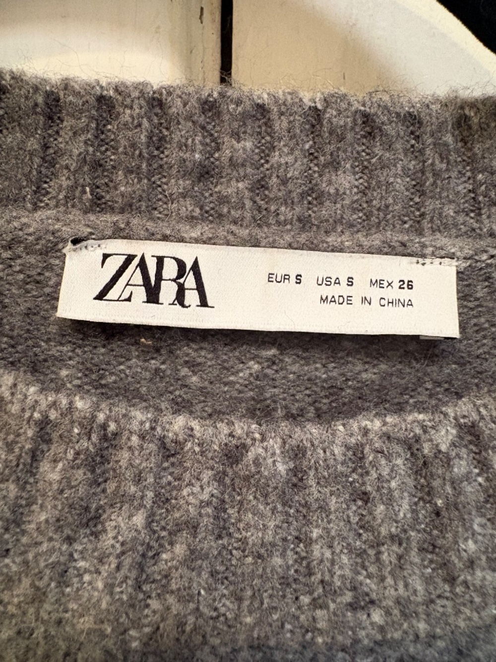Zara sweater - Picture 4 of 5